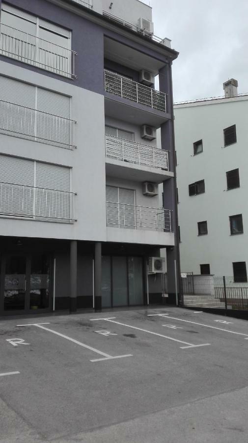 City Stylish Apartment Pula Buitenkant foto
